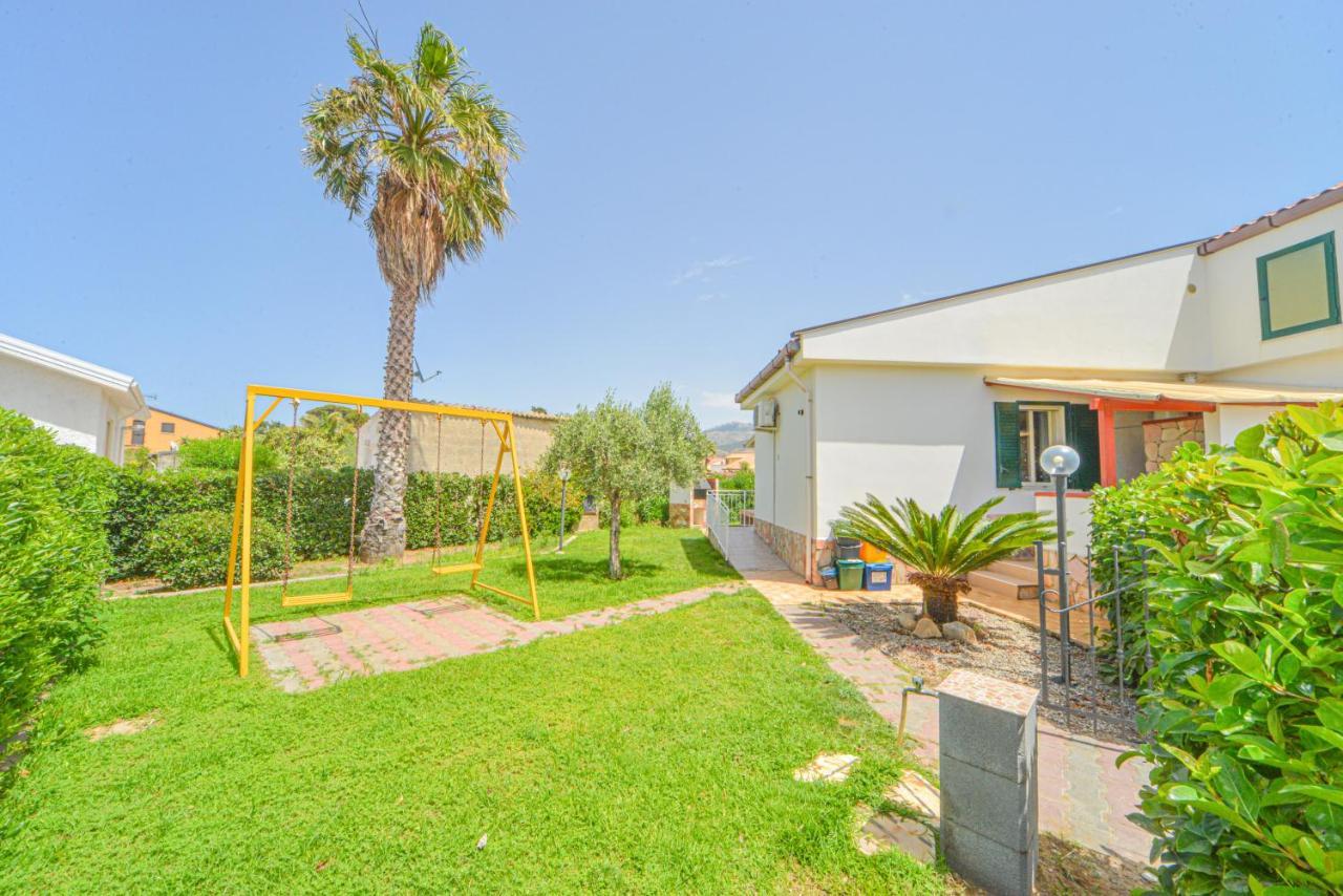 Case Vacanze Mare Nostrum - Villas In Front Of The Beach With Pool Campofelice Di Roccella Dış mekan fotoğraf