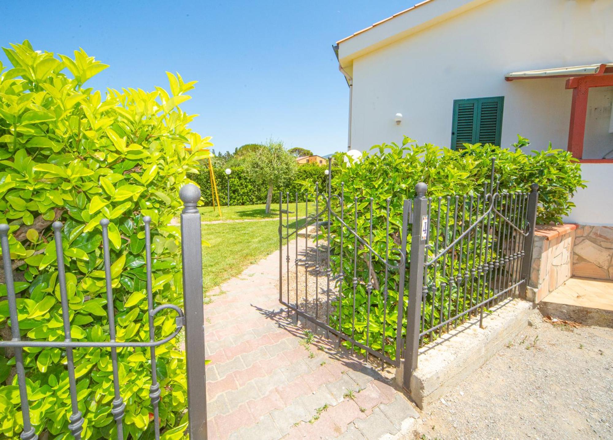 Case Vacanze Mare Nostrum - Villas In Front Of The Beach With Pool Campofelice Di Roccella Dış mekan fotoğraf